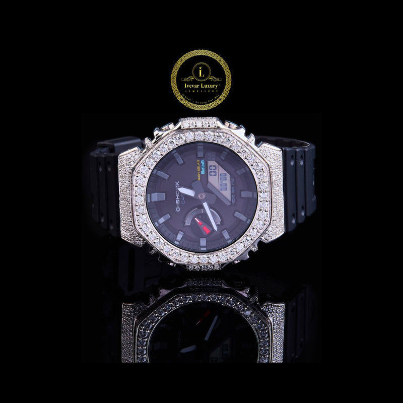 Fully Iced Luxury Wristwatch with Diamond Bezel – Modern Street Style and Timeless Elegance