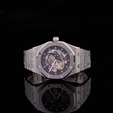 Silver Roman Dial Watch Executive Luxury Timepiece